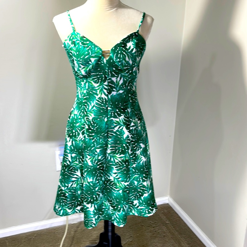 Guess Summer Dress With Adjustable Skinny Straps, Size 6, Fully Lined! LIKE NEW!